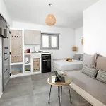 Naxos Seahouse *